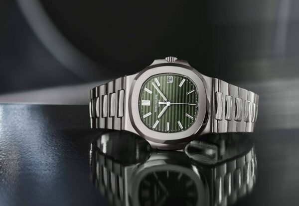 71233 (1) Patek Philippe Nautilus | Cadran Vert Olive