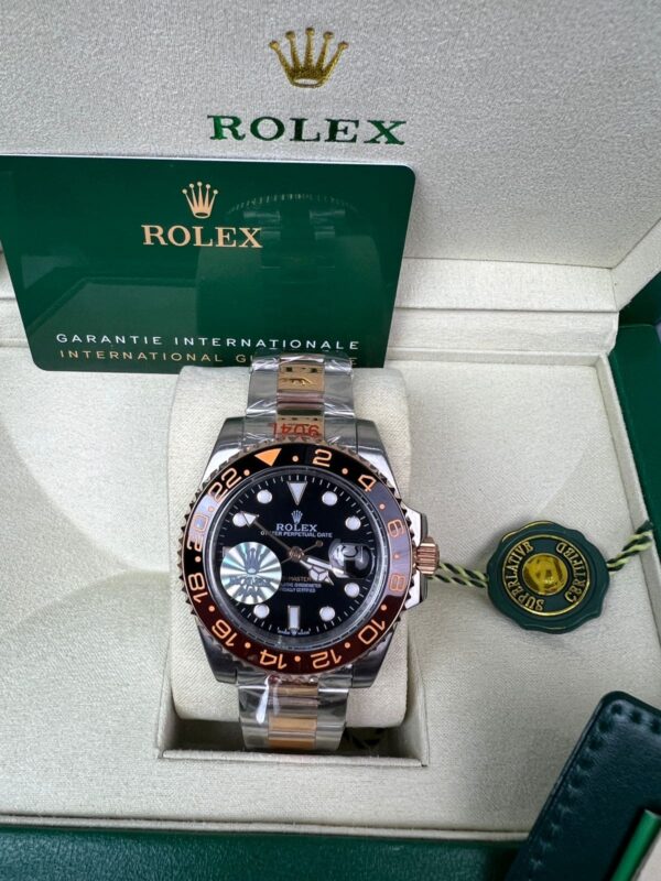 WhatsApp_Image_2025-05-25_at_00.29.02 Rolex GMT-Master II “Root Beer” acier & or Everose – L’Élégance Cosmopolite